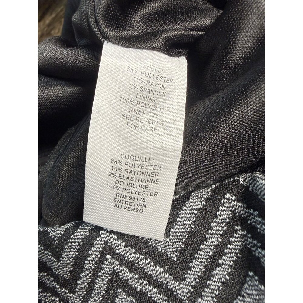 T Tahari Women's sleeveless belted Jumpsuit Black Chevron print NWT Size XS - Picture 11 of 14